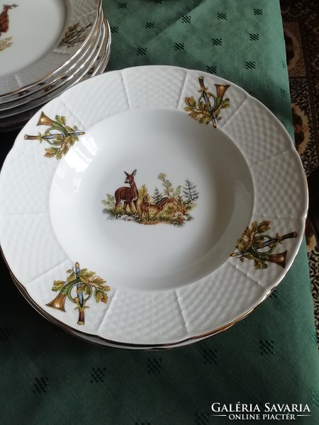 Porcelain tableware with hunting motifs.