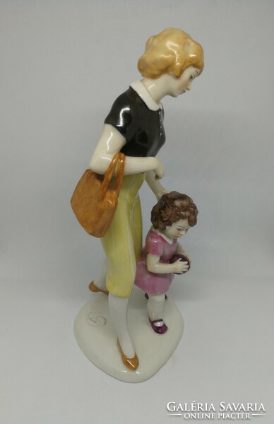Unterweisbach porcelain mother with daughter