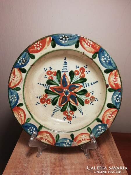 Antique wall plate with floral pattern, decorative plate iii.