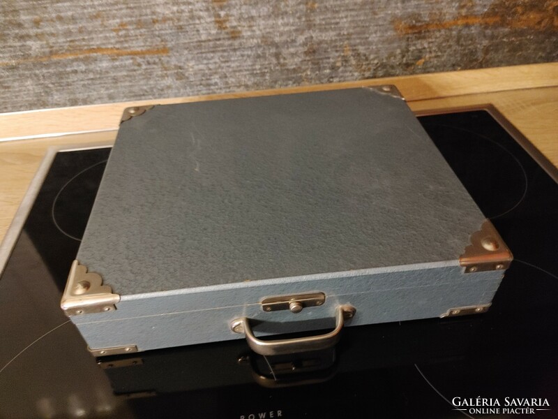 200 db üveges diakeret fémsarkas eredeti antik kofferban
