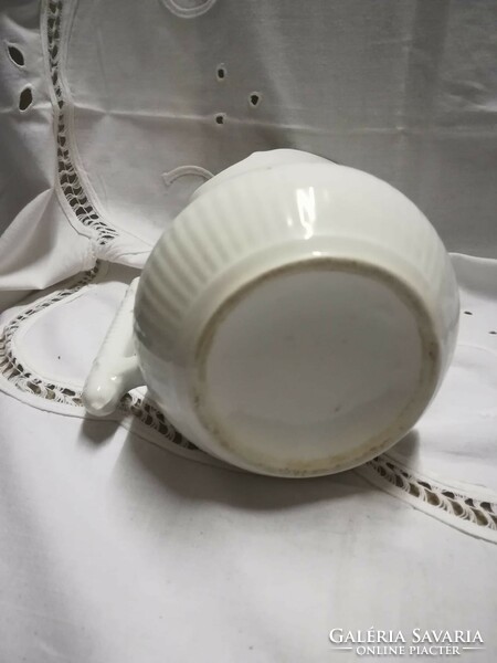 Large porcelain spout