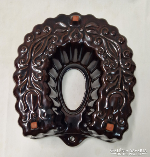 Glazed horseshoe-shaped flower motif decorated ceramic baking dish in perfect condition 18 cm.