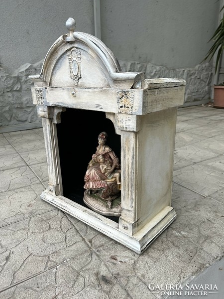 Shabby, vintage stílusú szobortartó házi oltár