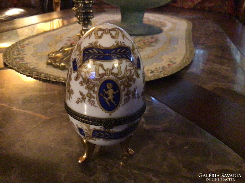 Faberge tojás , ékszertartó