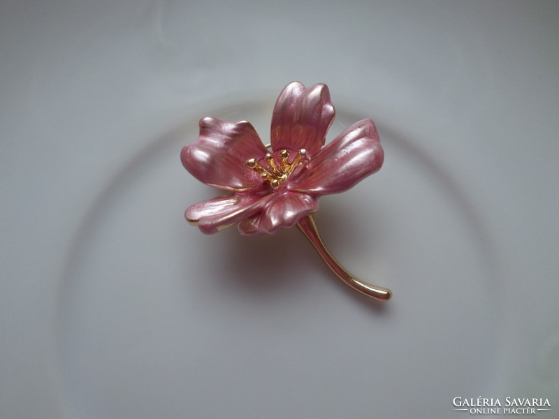 Small bijou flower brooch