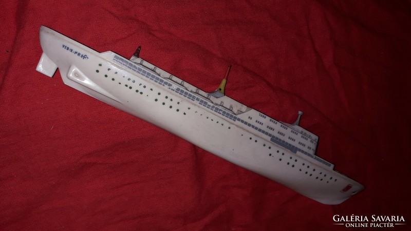 Antik hibátlan VEB PREFO PDGB leszállóplatformos tengerjáró hajó makett 30 cm plasztik képek szerint