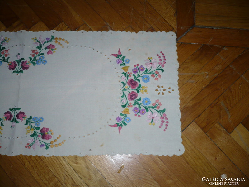 Old hand-embroidered Kalocsa tablecloth 83x33cm