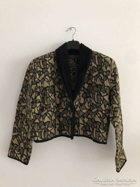 Women's jacket with black and brown pattern
