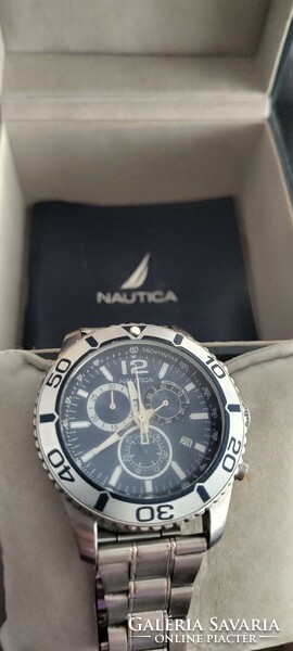 Beautiful nautica wristwatch, with box and papers.