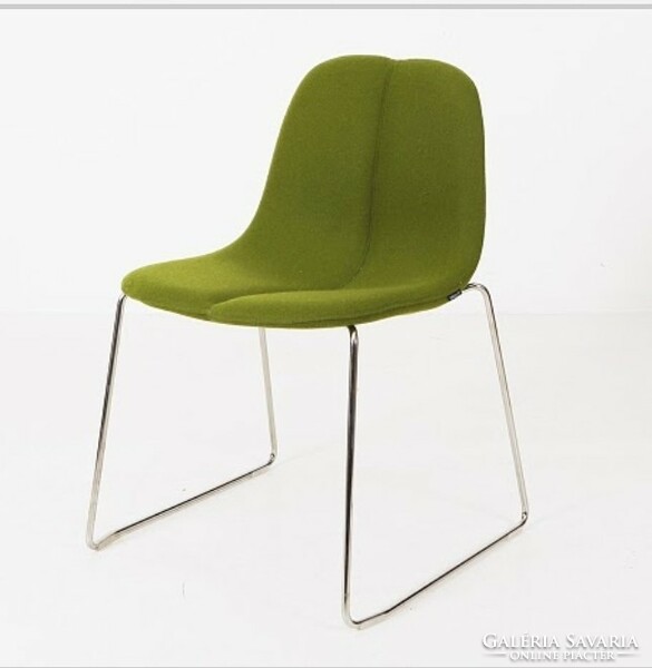 Fűzöld gyapjú kárpitos Offecta szék