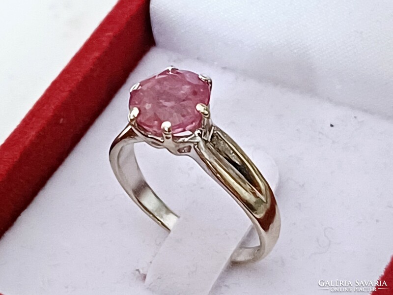 9 carat women's white gold ring with real pink topaz