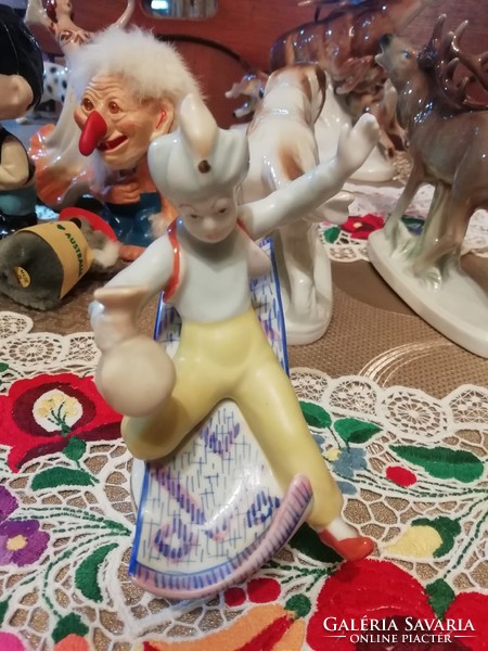 Aladdin and the flying carpet porcelain