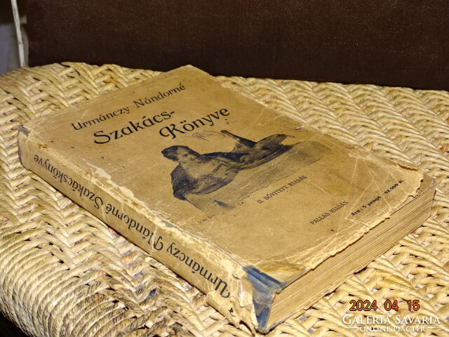 Nándorné Urmánczy's cookbook has a cover (so rare)!!!! 192