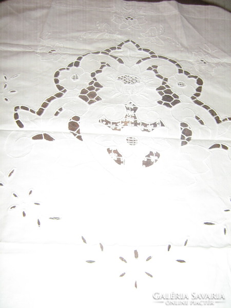 Beautiful vintage style white floral rosette stained glass curtain