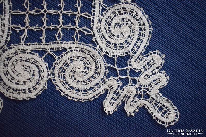 Beaten lace, needlework decoration tablecloth, 18 x 18.5 cm x 3 pieces