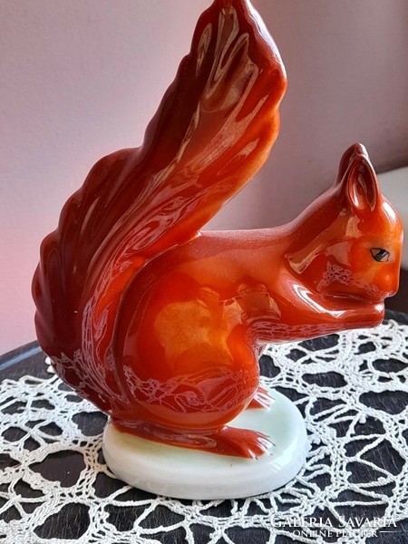Hollóházi mókus-kézi festés