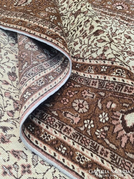 Flawless Kayseri hand-knotted Anatolian rug