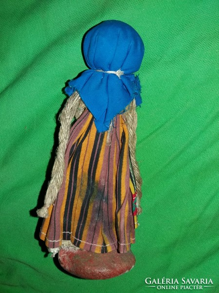 Antik népművész hajas fa - kender kóc baba játék figura bábu 17 cm a képek szerint