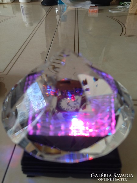 Beautiful heavy huge lead crystal ornament paperweight