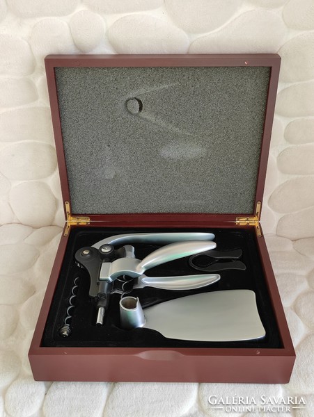 Quality stainless steel wine opener set in a wooden box