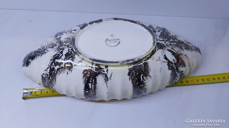 Shell-shaped ceramic bowl, centerpiece, serving bowl.
