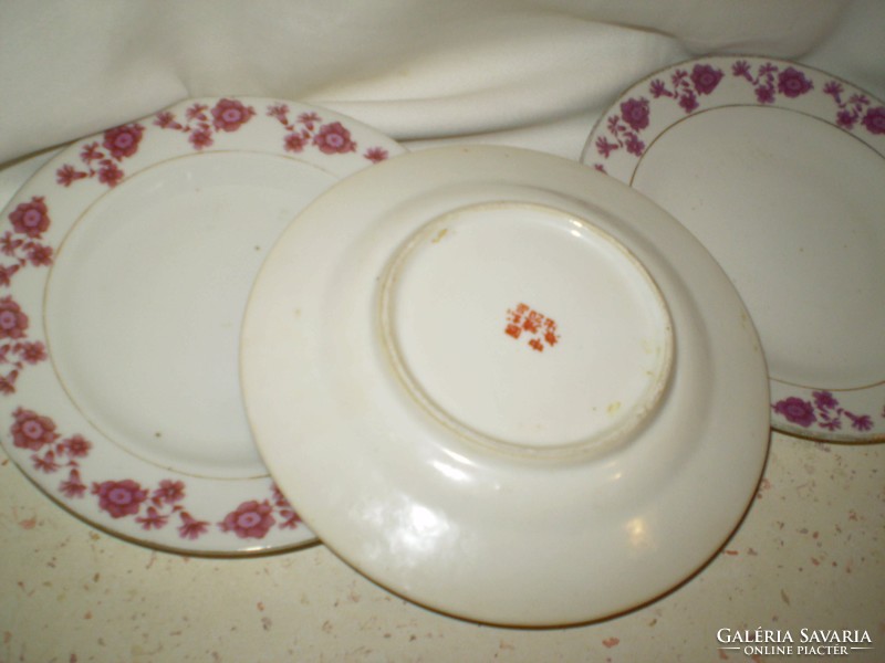 Kínai virágos porcelán tányérok 3 darab 18 cm. (pótlásnak. ) hibátlan