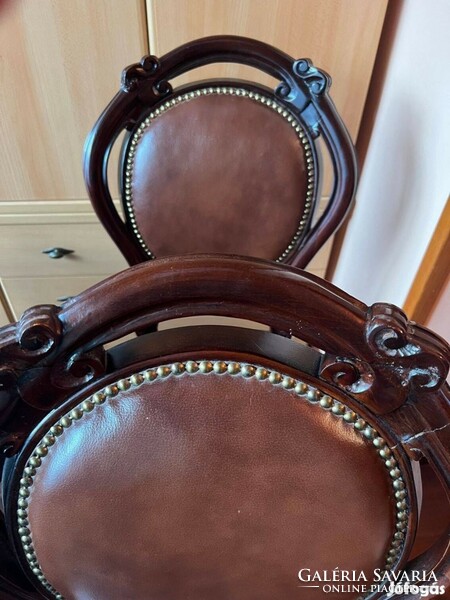 Antik székek (4db) újszerű állapotban, asztallal vagy magában