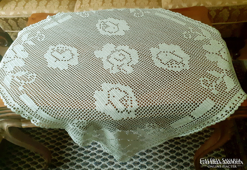 Antique crochet lace tablecloth. 100 X 100 cm
