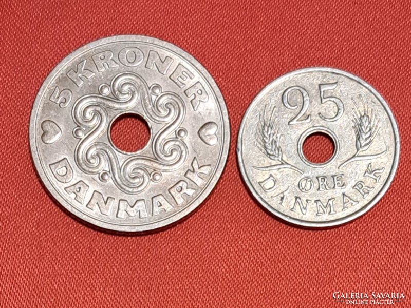 1990. Denmark 5 crowns and 25 pennies (1672)