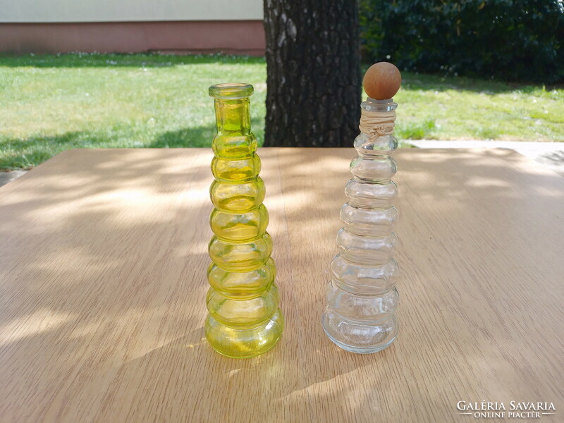 Shaped, labeled bottles (18 cm, 10 cl)