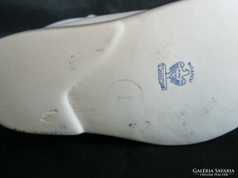 Aquincumi porcelán baba cipő