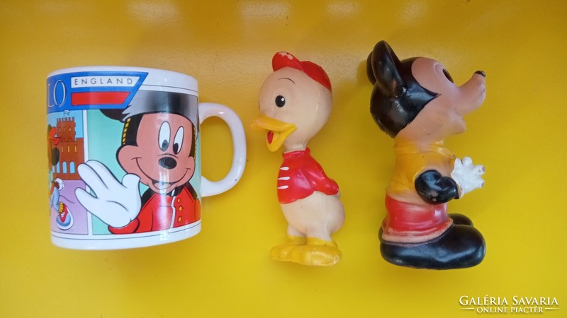 Walt Disney figurák és bögre