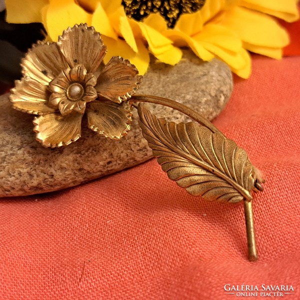 Old gilded brooch 5 cm