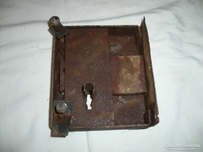 Antique iron gate lock 16x14cm