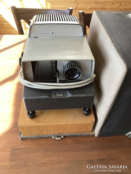 Braun Nuremberg paximat electric slide projector