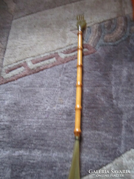 Cipő kanál hátvakaróval bambusz nyél