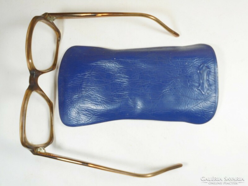 Régi retro szemüveg Ofotért feliratú műanyag tokkal kb. 1970-es évek