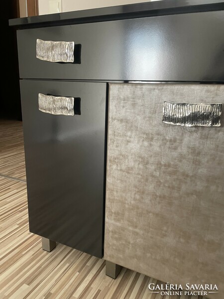 Design chest of drawers