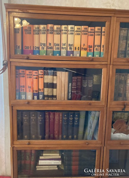 Lingel-style bookcase