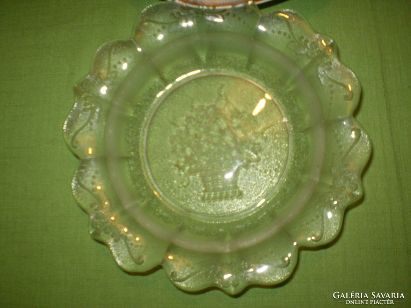 Virágkosaras nyomott mintás üveg tál tányér hibátlan 26 cm.