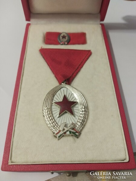 Medal of the Order of Merit Silver, in its own box with ribbon, in beautiful, flawless condition