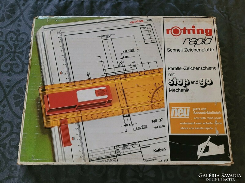 Rotring rapid műszaki rajztábla dobozában.