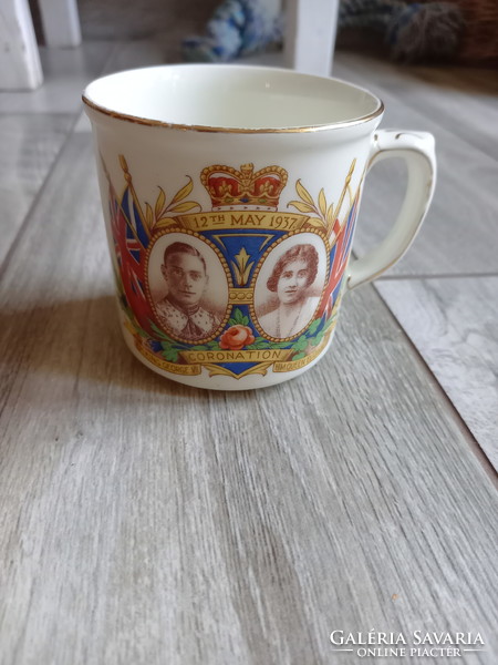 Wonderful old British porcelain coronation cup (8x10.5x8 cm)
