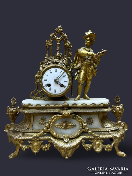 Antique French sculptural mantel clock