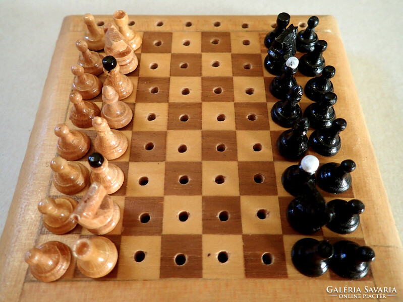Old retro vintage unique carved traveling mini wooden chess set mill board chess piece chess figure