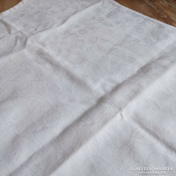 2 beautiful white damask pillowcases, 80 x 71 cm