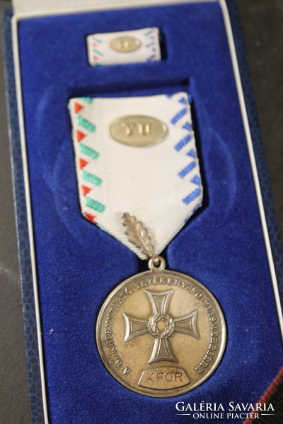 Hungarian military kfor medal in box 888