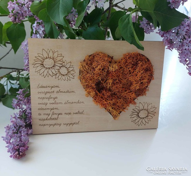 Mother's Day verse decoration decorated with lichen in the shape of a heart