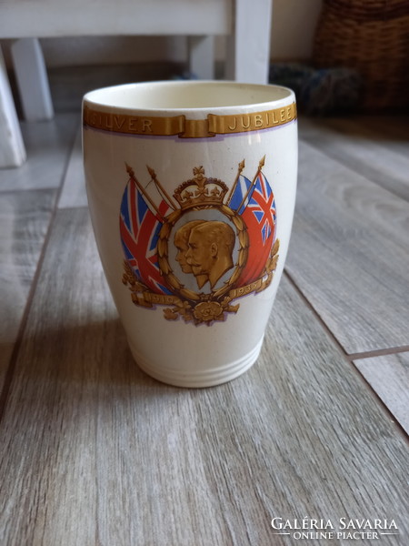 Sumptuous Old British Porcelain Reign Jubilee Commemorative Cup (1935)