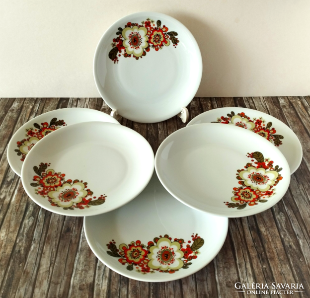 Set of 6 beautiful old plain porcelain cookie plates with icu pattern